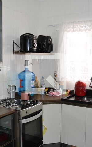 Casa à venda com 200m², 2 quartos e 2 vagas Casa à venda com 200m², 2 quartos e 2 vagasEdicula