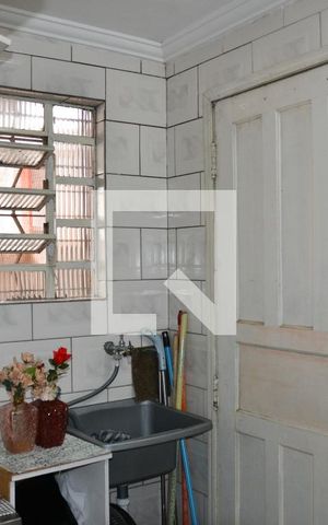 Casa à venda com 200m², 2 quartos e 2 vagas Casa à venda com 200m², 2 quartos e 2 vagasÁrea de Serviço