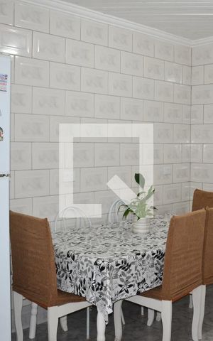 Casa à venda com 200m², 2 quartos e 2 vagas Casa à venda com 200m², 2 quartos e 2 vagasCozinha
