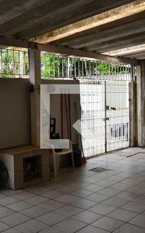 Casa à venda com 200m², 2 quartos e 2 vagas Casa à venda com 200m², 2 quartos e 2 vagasGaragem