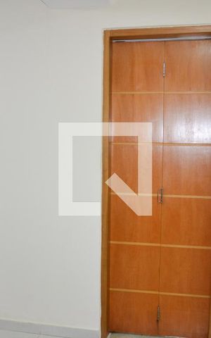 Casa à venda com 200m², 2 quartos e 2 vagas Casa à venda com 200m², 2 quartos e 2 vagasEdicula