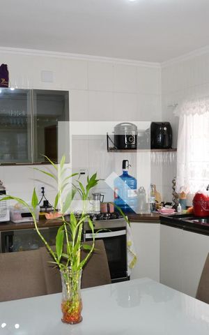 Casa à venda com 200m², 2 quartos e 2 vagas Casa à venda com 200m², 2 quartos e 2 vagasEdicula