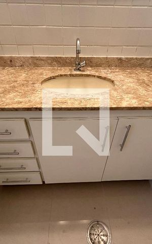 Apartamento à venda com 58m², 2 quartos e 1 vaga Apartamento à venda com 58m², 2 quartos e 1 vagaBanheiro