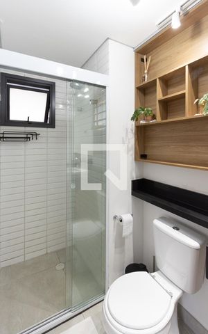 Studio para alugar com 32m², 1 quarto e 1 vaga Studio para alugar com 32m², 1 quarto e 1 vagaBanheiro