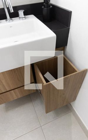 Studio para alugar com 32m², 1 quarto e 1 vaga Studio para alugar com 32m², 1 quarto e 1 vagaBanheiro