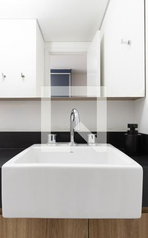 Studio para alugar com 32m², 1 quarto e 1 vaga Studio para alugar com 32m², 1 quarto e 1 vagaBanheiro