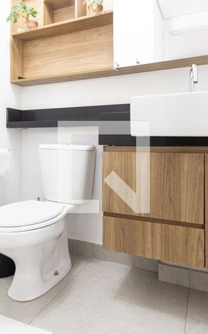 Studio para alugar com 32m², 1 quarto e 1 vaga Studio para alugar com 32m², 1 quarto e 1 vagaBanheiro