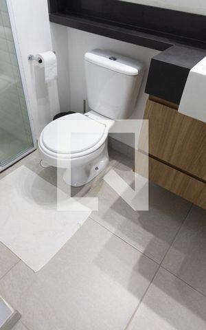 Studio para alugar com 32m², 1 quarto e 1 vaga Studio para alugar com 32m², 1 quarto e 1 vagaBanheiro