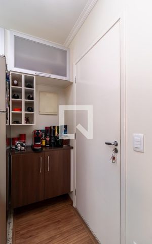 Apartamento à venda com 57m², 2 quartos e 1 vagaEntrada