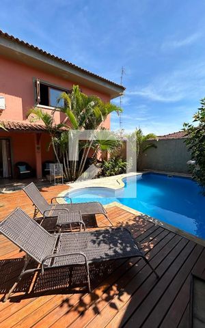 Casa para alugar com 320m², 5 quartos e 3 vagas Casa para alugar com 320m², 5 quartos e 3 vagasÁrea comum