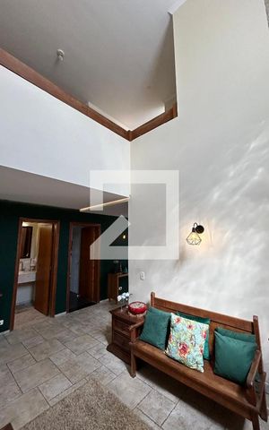 Casa para alugar com 320m², 5 quartos e 3 vagas Casa para alugar com 320m², 5 quartos e 3 vagasSala