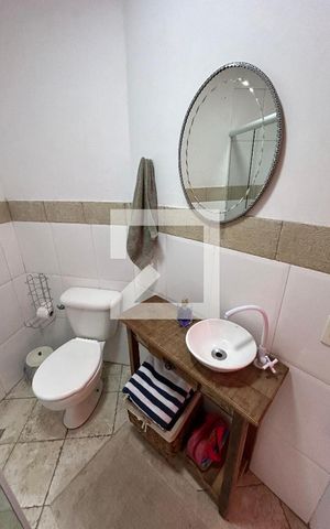 Casa para alugar com 320m², 5 quartos e 3 vagas Casa para alugar com 320m², 5 quartos e 3 vagasBanheiro da area comum