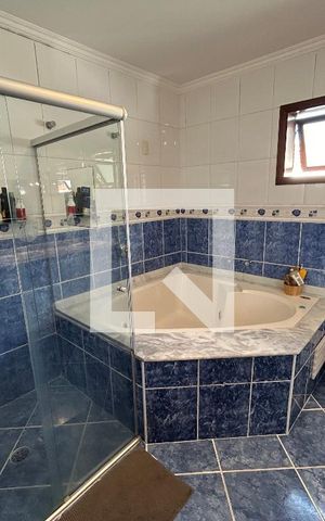 Casa para alugar com 320m², 5 quartos e 3 vagas Casa para alugar com 320m², 5 quartos e 3 vagasBanheiro da Suíte 2
