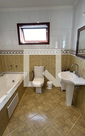 Casa para alugar com 320m², 5 quartos e 3 vagas Casa para alugar com 320m², 5 quartos e 3 vagasBanheiro 1