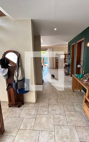 Casa para alugar com 320m², 5 quartos e 3 vagas Casa para alugar com 320m², 5 quartos e 3 vagasSala