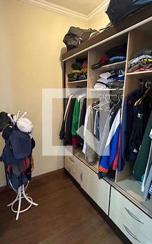 Casa para alugar com 320m², 5 quartos e 3 vagas Casa para alugar com 320m², 5 quartos e 3 vagasCloset da suíte 1