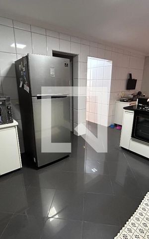 Casa para alugar com 320m², 5 quartos e 3 vagas Casa para alugar com 320m², 5 quartos e 3 vagasCozinha