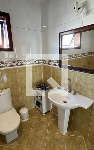 Casa para alugar com 320m², 5 quartos e 3 vagas Casa para alugar com 320m², 5 quartos e 3 vagasBanheiro 1