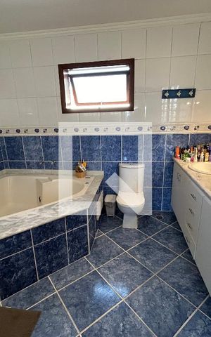 Casa para alugar com 320m², 5 quartos e 3 vagas Casa para alugar com 320m², 5 quartos e 3 vagasBanheiro da Suíte 2