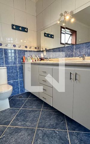 Casa para alugar com 320m², 5 quartos e 3 vagas Casa para alugar com 320m², 5 quartos e 3 vagasBanheiro da Suíte 2