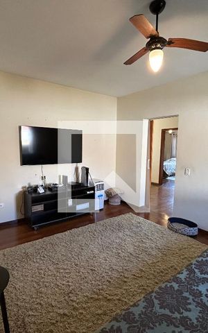 Casa para alugar com 320m², 5 quartos e 3 vagas Casa para alugar com 320m², 5 quartos e 3 vagasQuarto 3