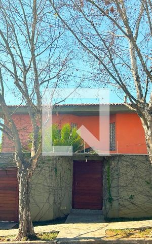 Casa para alugar com 320m², 5 quartos e 3 vagas Casa para alugar com 320m², 5 quartos e 3 vagasFachada da casa