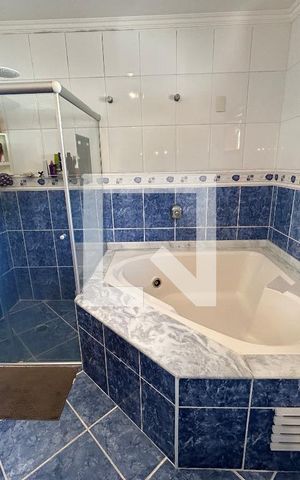 Casa para alugar com 320m², 5 quartos e 3 vagas Casa para alugar com 320m², 5 quartos e 3 vagasBanheiro da Suíte 2