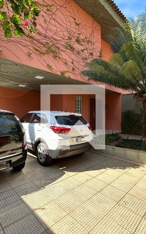 Casa para alugar com 320m², 5 quartos e 3 vagas Casa para alugar com 320m², 5 quartos e 3 vagasGaragem