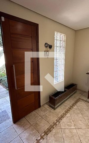 Casa para alugar com 320m², 5 quartos e 3 vagas Casa para alugar com 320m², 5 quartos e 3 vagasHall de entrada