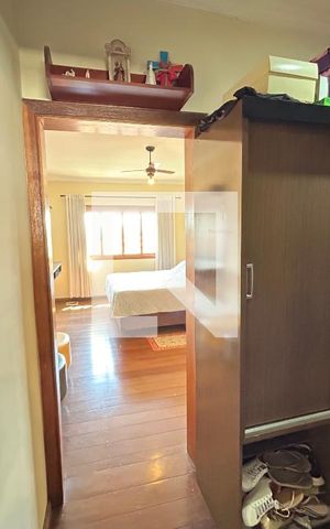 Casa para alugar com 320m², 5 quartos e 3 vagas Casa para alugar com 320m², 5 quartos e 3 vagasCloset da suíte 2
