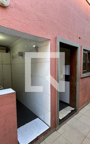 Casa para alugar com 320m², 5 quartos e 3 vagas Casa para alugar com 320m², 5 quartos e 3 vagasLavanderia