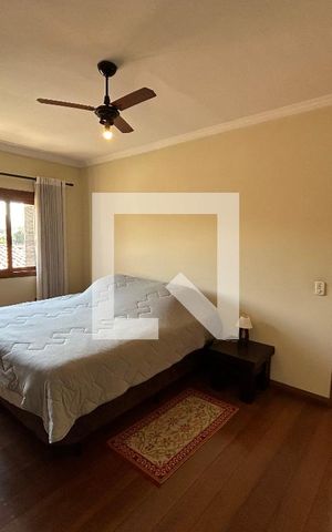 Casa para alugar com 320m², 5 quartos e 3 vagas Casa para alugar com 320m², 5 quartos e 3 vagasSuíte 2