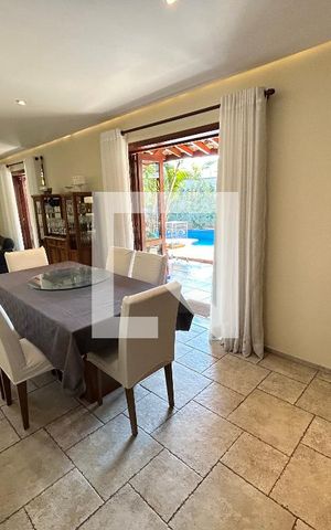 Casa para alugar com 320m², 5 quartos e 3 vagas Casa para alugar com 320m², 5 quartos e 3 vagasSala de Jantar