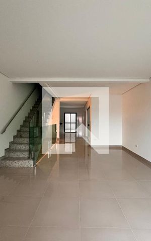 Casa à venda com 200m², 3 quartos e 4 vagas Casa à venda com 200m², 3 quartos e 4 vagasSala