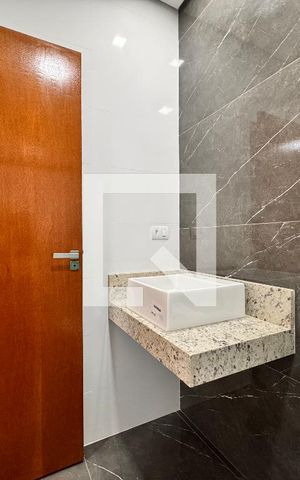 Casa à venda com 200m², 3 quartos e 4 vagas Casa à venda com 200m², 3 quartos e 4 vagasBanheiro da Suíte 3