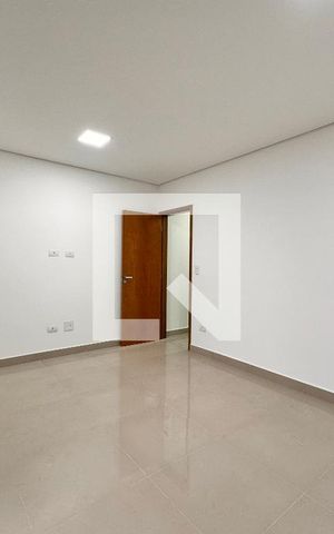 Casa à venda com 200m², 3 quartos e 4 vagas Casa à venda com 200m², 3 quartos e 4 vagasSuite 3