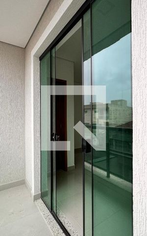 Casa à venda com 200m², 3 quartos e 4 vagas Casa à venda com 200m², 3 quartos e 4 vagasSacada