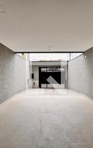 Casa à venda com 200m², 3 quartos e 4 vagas Casa à venda com 200m², 3 quartos e 4 vagasGaragem
