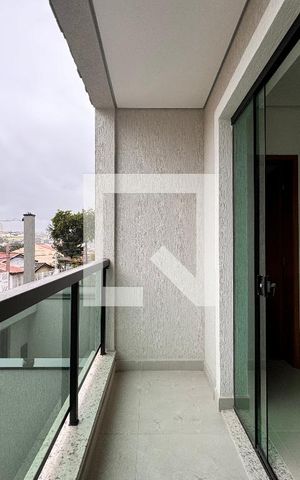 Casa à venda com 200m², 3 quartos e 4 vagas Casa à venda com 200m², 3 quartos e 4 vagasSacada