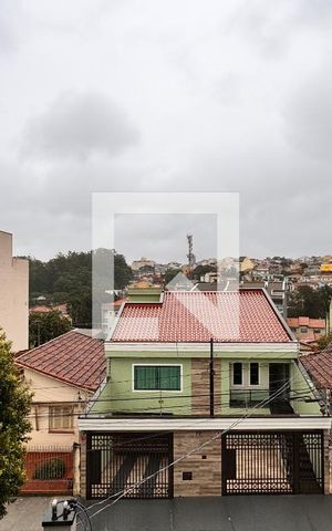 Casa à venda com 200m², 3 quartos e 4 vagas Casa à venda com 200m², 3 quartos e 4 vagasVista da sacada