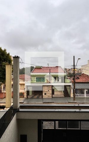 Casa à venda com 200m², 3 quartos e 4 vagas Casa à venda com 200m², 3 quartos e 4 vagasVista da sacada