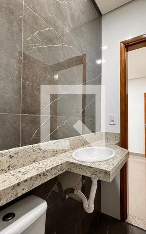 Casa à venda com 200m², 3 quartos e 4 vagas Casa à venda com 200m², 3 quartos e 4 vagasBanheiro da Suíte 2