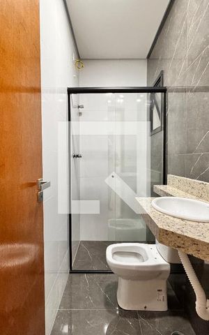 Casa à venda com 200m², 3 quartos e 4 vagas Casa à venda com 200m², 3 quartos e 4 vagasBanheiro da Suíte 2