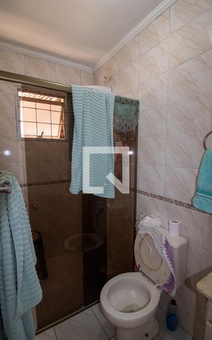 Casa de condomínio à venda com 110m², 2 quartos e 2 vagasBanheiro do Quarto 1
