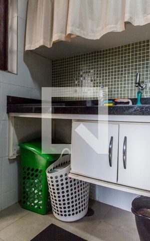 Casa de condomínio para alugar com 385m², 4 quartos e 3 vagas Casa de condomínio para alugar com 385m², 4 quartos e 3 vagasÁrea de Serviço