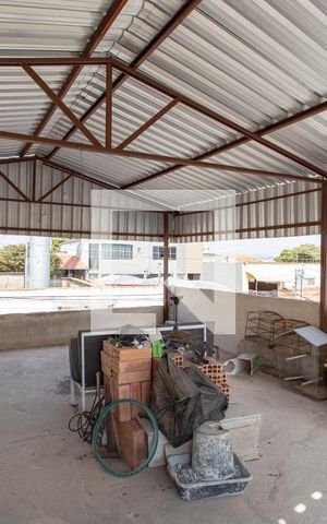 Casa à venda com 360m², 6 quartos e 4 vagas Casa à venda com 360m², 6 quartos e 4 vagasTerraço