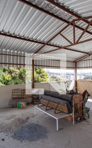 Casa à venda com 360m², 6 quartos e 4 vagas Casa à venda com 360m², 6 quartos e 4 vagasTerraço