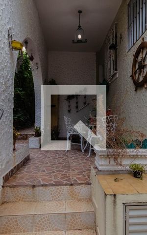 Casa à venda com 472m², 4 quartos e 3 vagas Casa à venda com 472m², 4 quartos e 3 vagasQuintal
