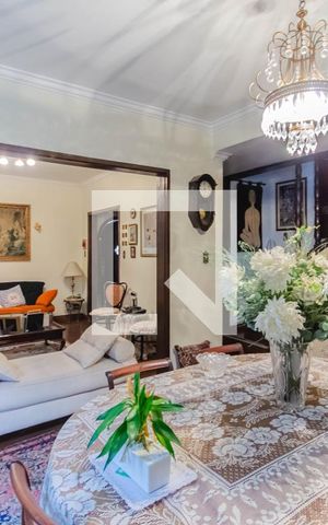 Casa à venda com 472m², 4 quartos e 3 vagas Casa à venda com 472m², 4 quartos e 3 vagasSala de Jantar