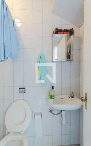 Casa à venda com 472m², 4 quartos e 3 vagas Casa à venda com 472m², 4 quartos e 3 vagasBanheiro de serviço
